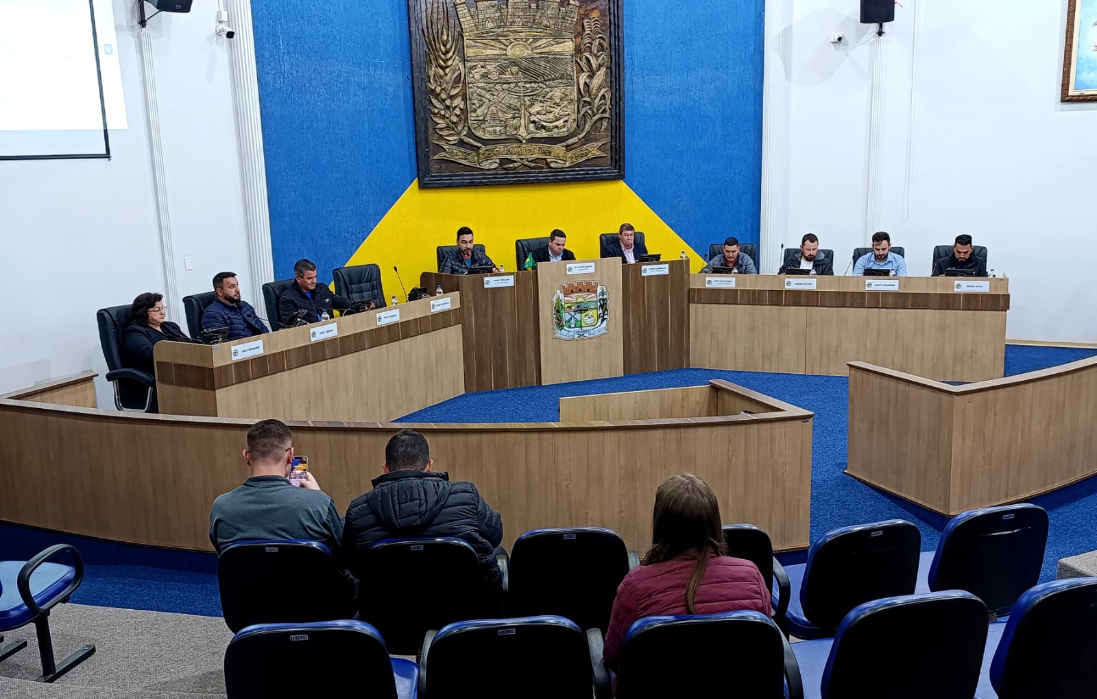 Parlamentares realizam 30ª Sessão Ordinária com aprovação de projetos e moções