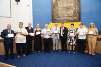 Vereadores entregam títulos e moções em cerimônia oficial